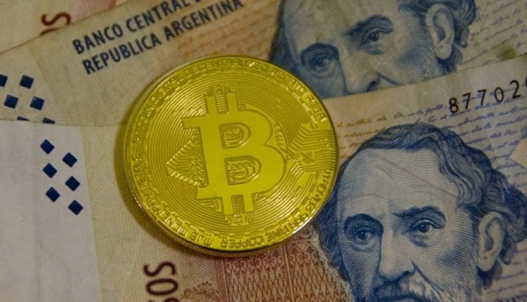 www.criptomonedaseico.com cero a 30 los cajeros automaticos de bitcoin llegan a argentina mientras el peso se sumerge y la inflacion se dispara 750x430 2