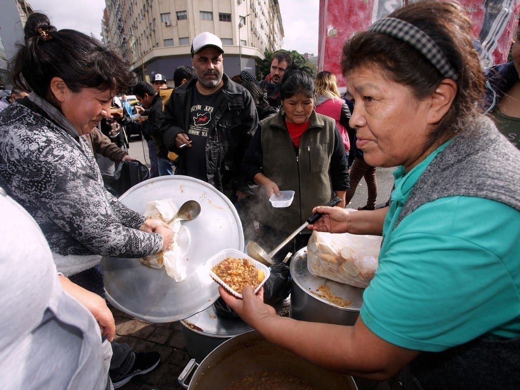 Olla popular por el hambre en Argentina