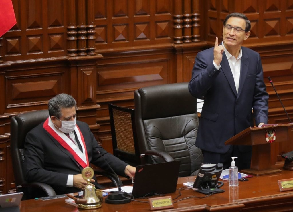 Мартина Вискарра в Конгрессе Перу